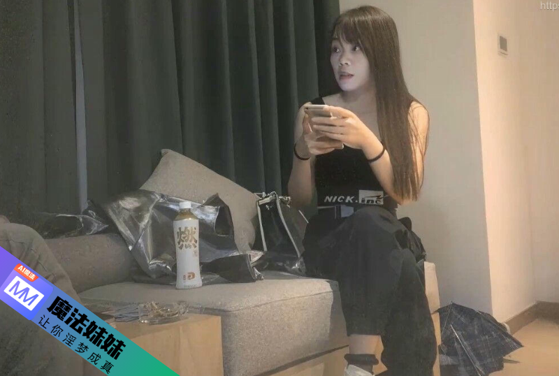 兩個妹🔞mei子雙飛，屌太大一個妹🔞mei子走了騎乘側入猛操.png